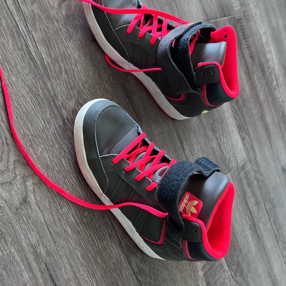 Adidas shoes - Picture 2 of 2